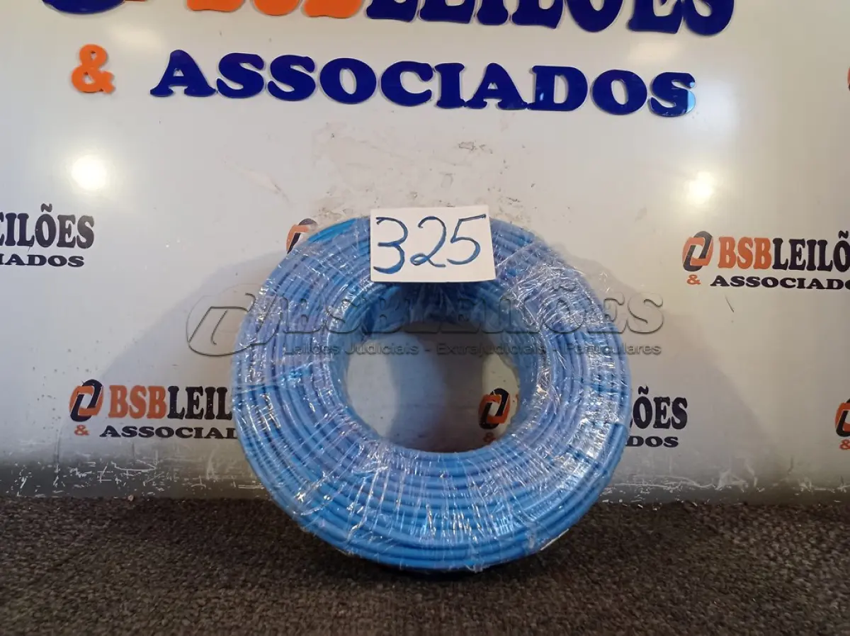 LOTE 325 - 01 ROLO DE CABO FLEXÍVEL 100M 1X 4MM NA COR AZUL (NOVO). (NO ESTADO) ATENÇÃO! FAZER A VISITAÇÃO ANTES DE ARREMATAR, NÃO SABEMOS SE FUNCIONA. LEILÃO NÃO TEM GARANTIA E NEM DEVOLUÇÃO, SUJEITO A POSSÍVEIS AVARIAS VISÍVEIS/OCULTAS E/OU AUSÊNCIA DE COMPONENTES.