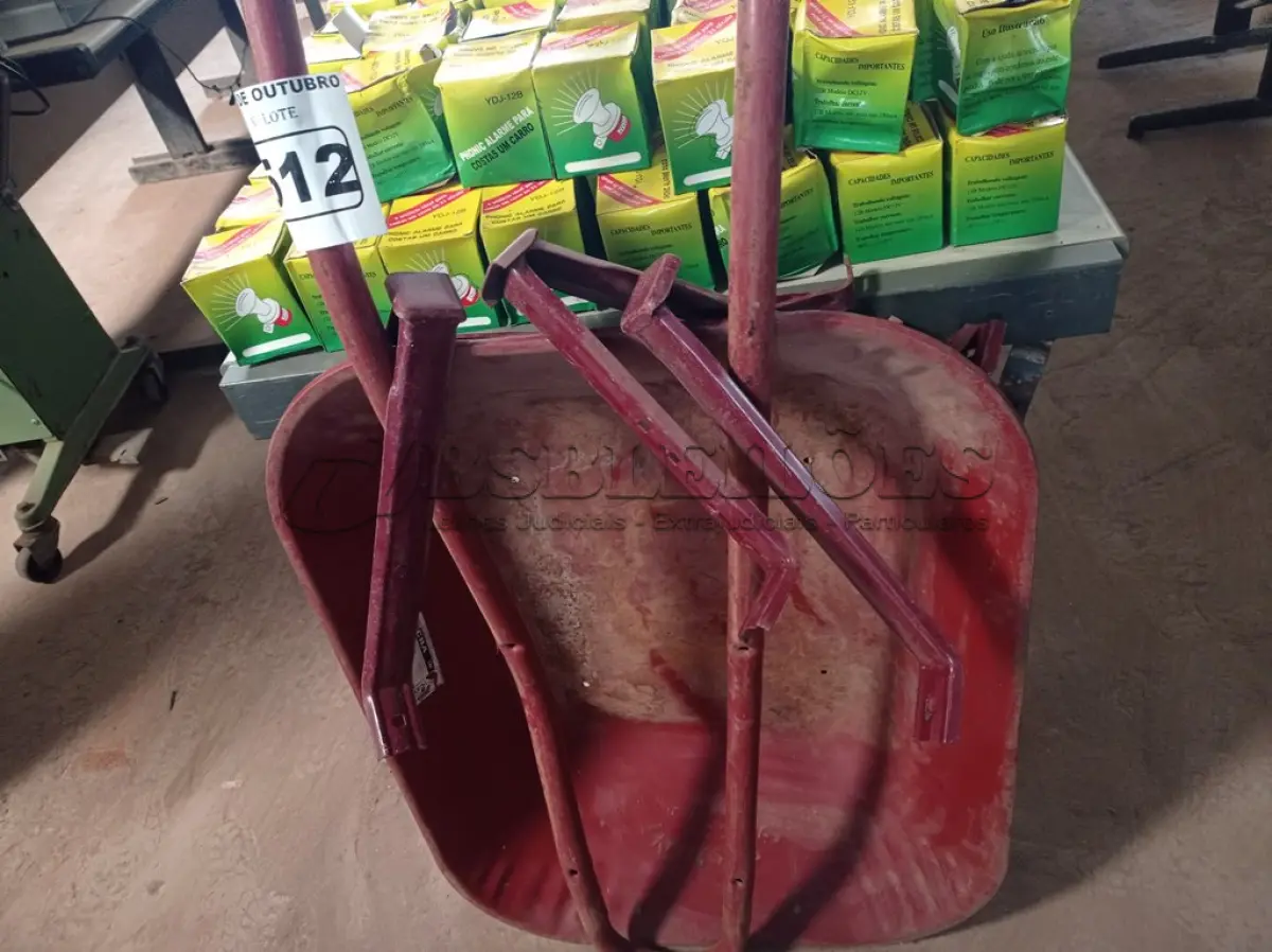 LOTE 512 - 03 PEÇAS PARA CARRINHO DE MÃO. (NO ESTADO) ATENÇÃO! FAZER A VISITAÇÃO ANTES DE ARREMATAR, NÃO SABEMOS SE FUNCIONA. LEILÃO NÃO TEM GARANTIA E NEM DEVOLUÇÃO, SUJEITO A POSSÍVEIS AVARIAS VISÍVEIS/OCULTAS E/OU AUSÊNCIA DE COMPONENTES.