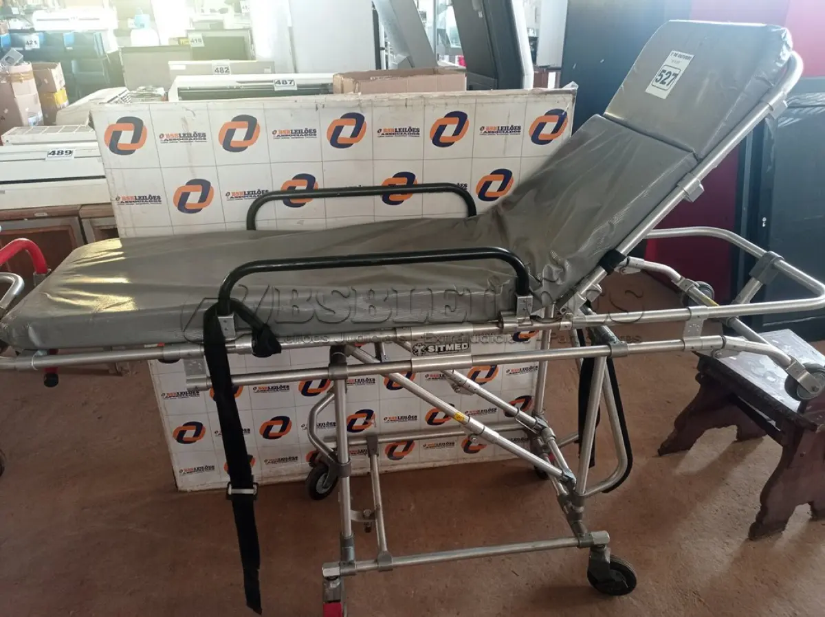 LOTE 527 - 01 MACA HOSPITALAR EM ALUMÍNIO. (NO ESTADO) ATENÇÃO! FAZER A VISITAÇÃO ANTES DE ARREMATAR, NÃO SABEMOS SE FUNCIONA. LEILÃO NÃO TEM GARANTIA E NEM DEVOLUÇÃO, SUJEITO A POSSÍVEIS AVARIAS VISÍVEIS/OCULTAS E/OU AUSÊNCIA DE COMPONENTES.