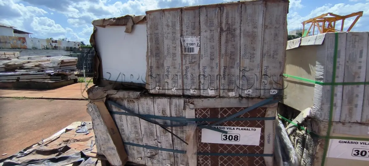LOTE 308 - 01 PALETE COM REVESTIMENTO PORTOBELLO BASICA (NO ESTADO, NÃO SABEMOS SE FUNCIONA. LEILÃO NÃO TEM GARANTIA E NEM DEVOLUÇÃO).