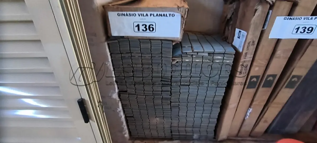 LOTE 136 - 01 LOTE COM PASTILHAS (NO ESTADO, NÃO SABEMOS SE FUNCIONA. LEILÃO NÃO TEM GARANTIA E NEM DEVOLUÇÃO).