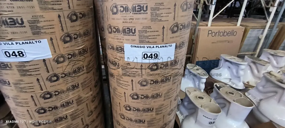 LOTE 049 - 02 FORMAS EM PAPELÃO PARA COLUNAS (NO ESTADO, NÃO SABEMOS SE FUNCIONA. LEILÃO NÃO TEM GARANTIA E NEM DEVOLUÇÃO).