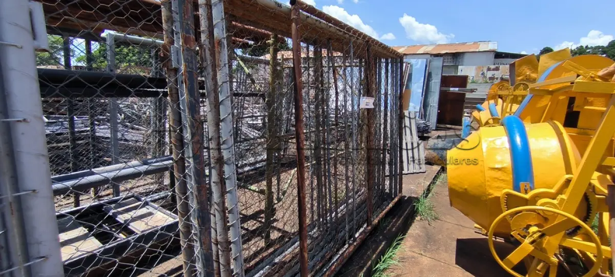 LOTE 227 - 01 LOTE COM GRADES DE ALAMBRADO (NO ESTADO, NÃO SABEMOS SE FUNCIONA. LEILÃO NÃO TEM GARANTIA E NEM DEVOLUÇÃO).