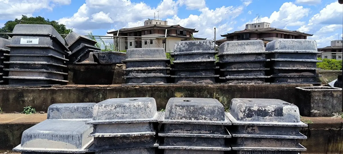 LOTE 238 - 01 LOTE COM CUBAS EM PLÁSTICO PARA LAJE (NO ESTADO, NÃO SABEMOS SE FUNCIONA. LEILÃO NÃO TEM GARANTIA E NEM DEVOLUÇÃO).