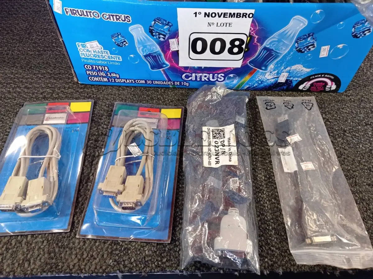 LOTE 008 - 01 LOTE COM VÁRIOS CABOS ADAPTADORES DE VÍDEO MARCAS E MODELOS DIVERSOS. (NO ESTADO) ATENÇÃO! FAZER A VISITAÇÃO ANTES DE ARREMATAR, NÃO SABEMOS SE FUNCIONA. LEILÃO NÃO TEM GARANTIA E NEM DEVOLUÇÃO, SUJEITO A POSSÍVEIS AVARIAS VISÍVEIS/OCULTAS E/OU AUSÊNCIA DE COMPONENTES.