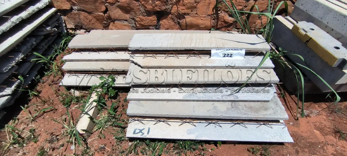 LOTE 222 - 01 LOTE COM TRELIÇAS PEQUENAS EM CONCRETO (NO ESTADO, NÃO SABEMOS SE FUNCIONA. LEILÃO NÃO TEM GARANTIA E NEM DEVOLUÇÃO).
