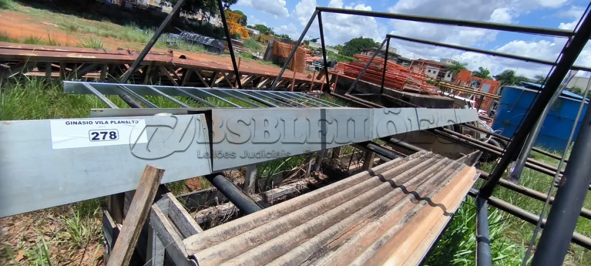 LOTE 278 - 01 CALHA PARA GALPÃO (NO ESTADO, NÃO SABEMOS SE FUNCIONA. LEILÃO NÃO TEM GARANTIA E NEM DEVOLUÇÃO)