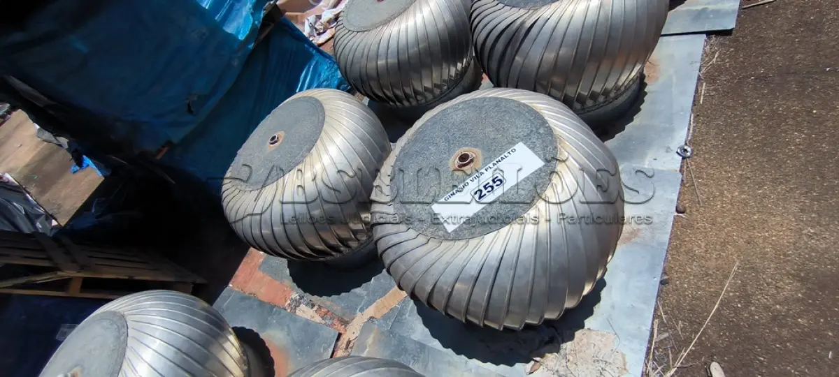 LOTE 255 - 02 EXAUSTORES PARA GALPÃO (NO ESTADO, NÃO SABEMOS SE FUNCIONA. LEILÃO NÃO TEM GARANTIA E NEM DEVOLUÇÃO).