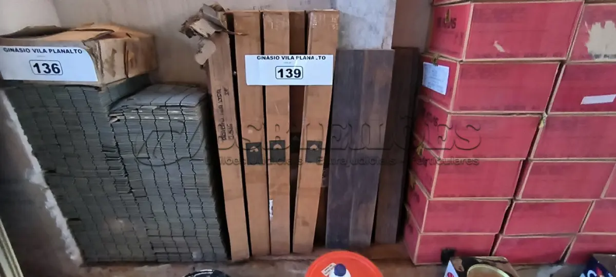 LOTE 139 - 01 LOTE COM RODAPÉS DIVERSOS (NO ESTADO, NÃO SABEMOS SE FUNCIONA. LEILÃO NÃO TEM GARANTIA E NEM DEVOLUÇÃO).