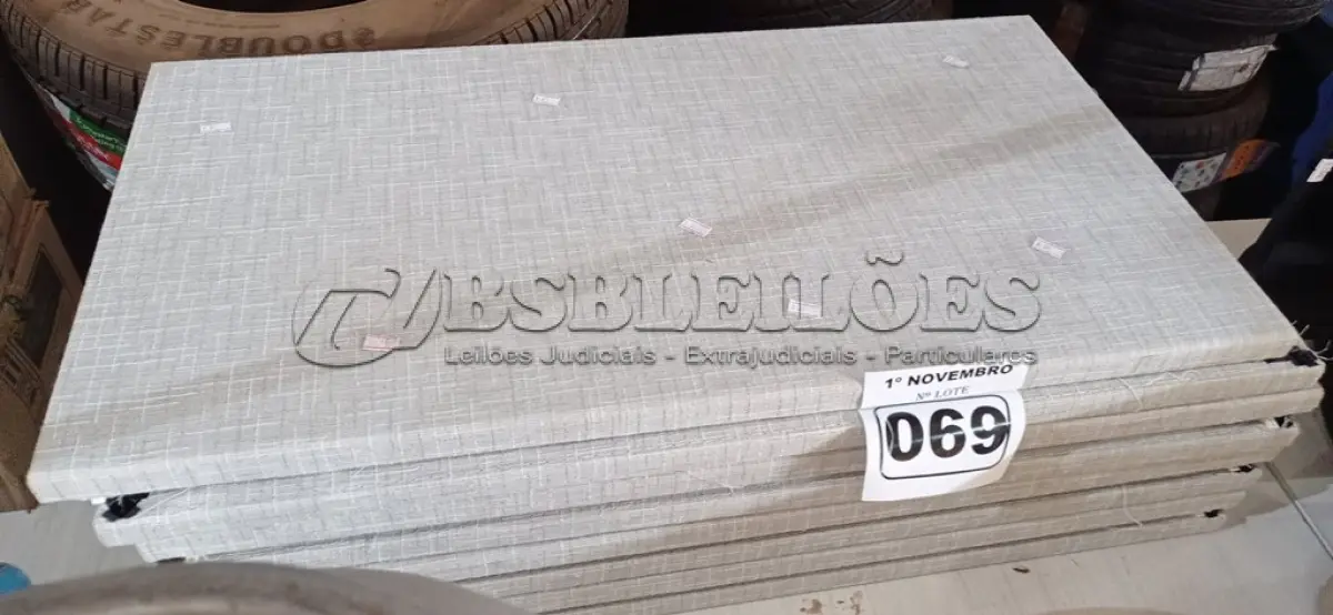 LOTE 069 - 08 PRATELEIRAS DE AÇO REVESTIDAS. (NO ESTADO) ATENÇÃO! FAZER A VISITAÇÃO ANTES DE ARREMATAR, NÃO SABEMOS SE FUNCIONA. LEILÃO NÃO TEM GARANTIA E NEM DEVOLUÇÃO, SUJEITO A POSSÍVEIS AVARIAS VISÍVEIS/OCULTAS E/OU AUSÊNCIA DE COMPONENTES.