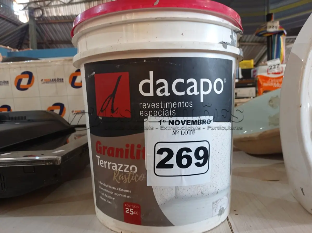LOTE 269 - 01 BALDE DE CIMENTO QUEIMADO DACAPÓ 25KG. (NO ESTADO) ATENÇÃO! FAZER A VISITAÇÃO ANTES DE ARREMATAR, NÃO SABEMOS SE FUNCIONA. LEILÃO NÃO TEM GARANTIA E NEM DEVOLUÇÃO, SUJEITO A POSSÍVEIS AVARIAS VISÍVEIS/OCULTAS E/OU AUSÊNCIA DE COMPONENTES.