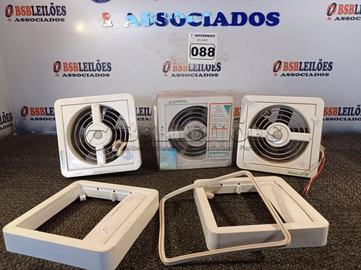 LOTE 088 - 03 EXAUSTORES RENOVADORES DE AR. (NO ESTADO) ATENÇÃO! FAZER A VISITAÇÃO ANTES DE ARREMATAR, NÃO SABEMOS SE FUNCIONA. LEILÃO NÃO TEM GARANTIA E NEM DEVOLUÇÃO, SUJEITO A POSSÍVEIS AVARIAS VISÍVEIS/OCULTAS E/OU AUSÊNCIA DE COMPONENTES.