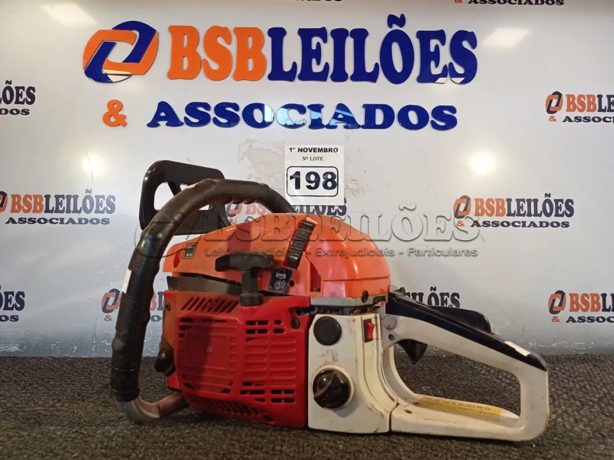 LOTE 198 - 01 MOTOSERRA 55CC INCOMPLETA. (NO ESTADO) ATENÇÃO! FAZER A VISITAÇÃO ANTES DE ARREMATAR, NÃO SABEMOS SE FUNCIONA. LEILÃO NÃO TEM GARANTIA E NEM DEVOLUÇÃO, SUJEITO A POSSÍVEIS AVARIAS VISÍVEIS/OCULTAS E/OU AUSÊNCIA DE COMPONENTES.