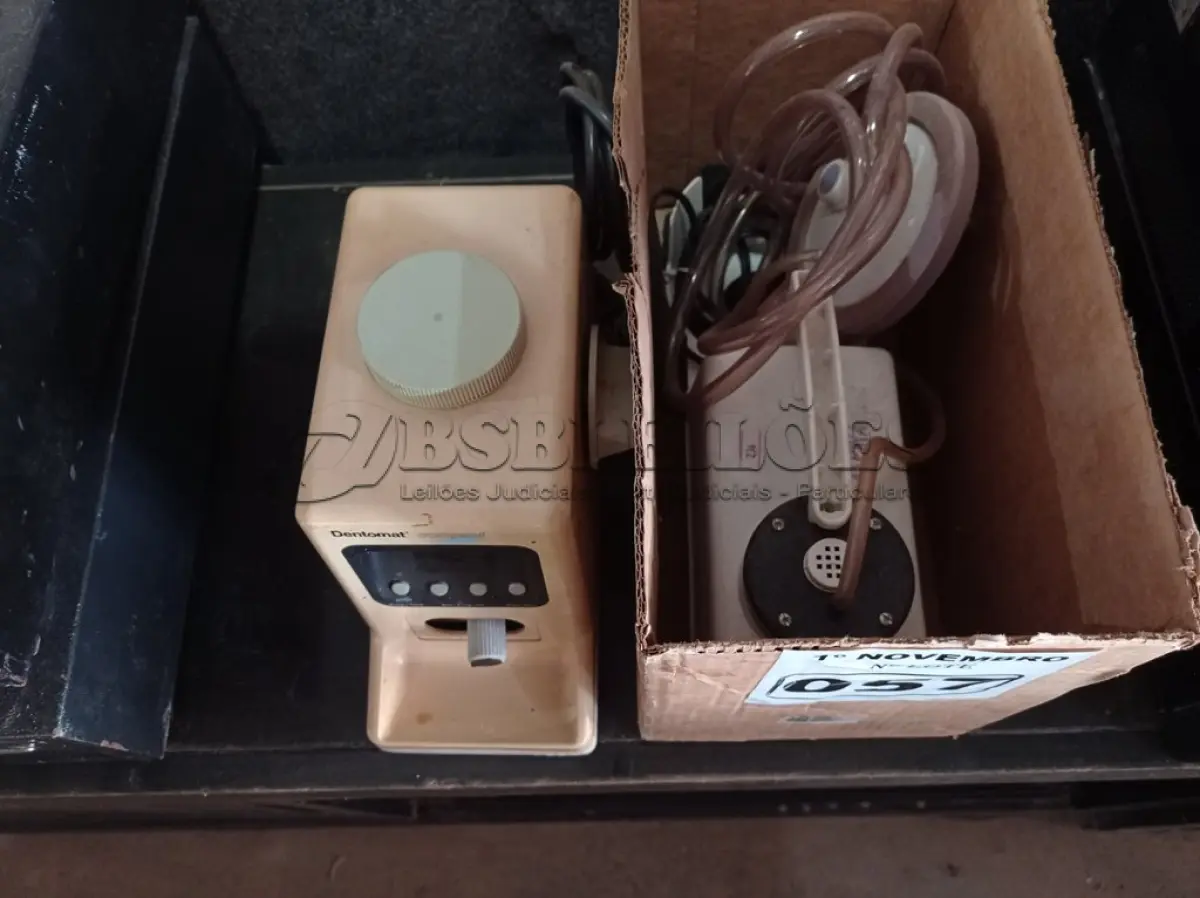 LOTE 057 - 01 ASPIRADOR E 01 AMALGAMADOR. (NO ESTADO) ATENÇÃO! FAZER A VISITAÇÃO ANTES DE ARREMATAR, NÃO SABEMOS SE FUNCIONA. LEILÃO NÃO TEM GARANTIA E NEM DEVOLUÇÃO, SUJEITO A POSSÍVEIS AVARIAS VISÍVEIS/OCULTAS E/OU AUSÊNCIA DE COMPONENTES.