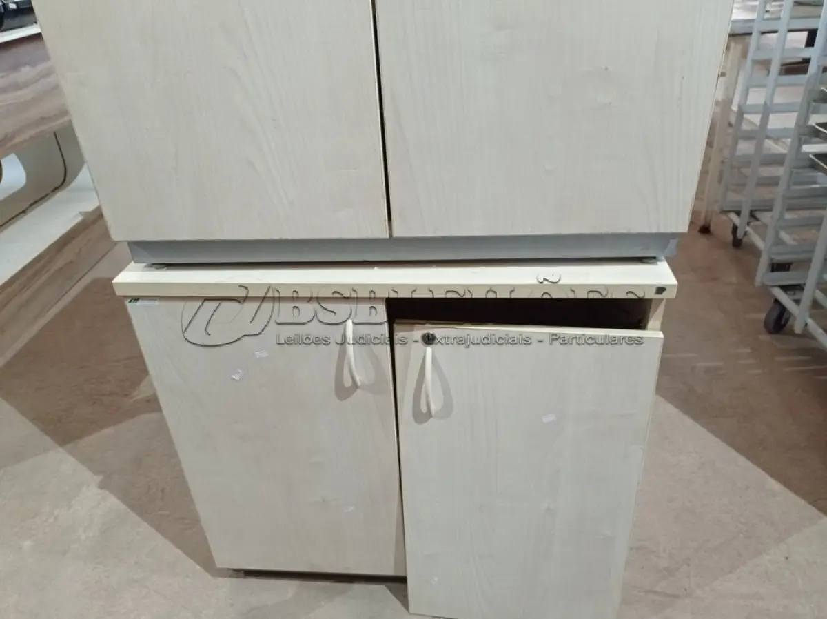 LOTE 261