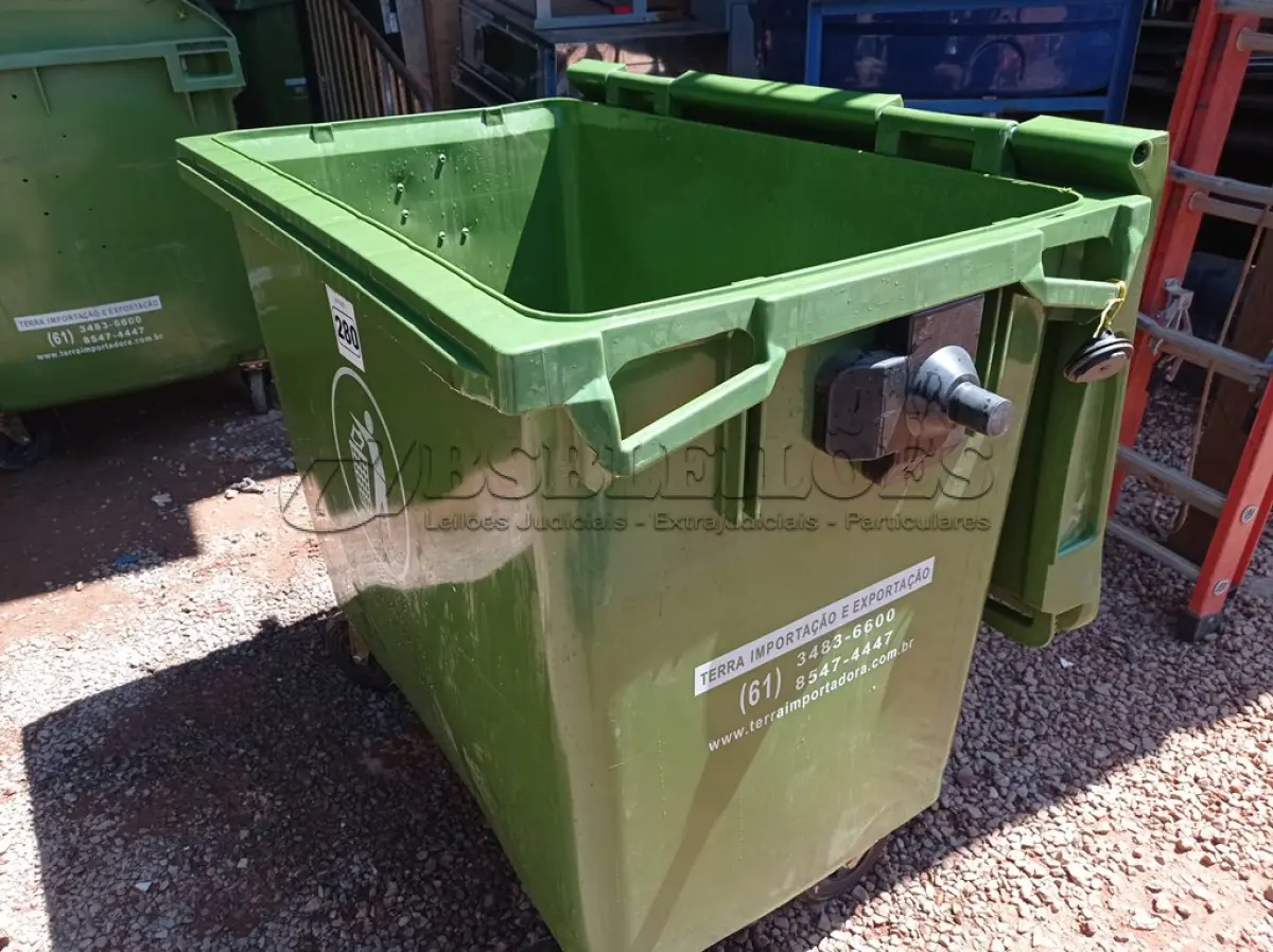LOTE 280 - 01 CONTAINER HDPE EM-840 660L. (NO ESTADO) ATENÇÃO! FAZER A VISITAÇÃO ANTES DE ARREMATAR, NÃO SABEMOS SE FUNCIONA. LEILÃO NÃO TEM GARANTIA E NEM DEVOLUÇÃO, SUJEITO A POSSÍVEIS AVARIAS VISÍVEIS/OCULTAS E/OU AUSÊNCIA DE COMPONENTES.