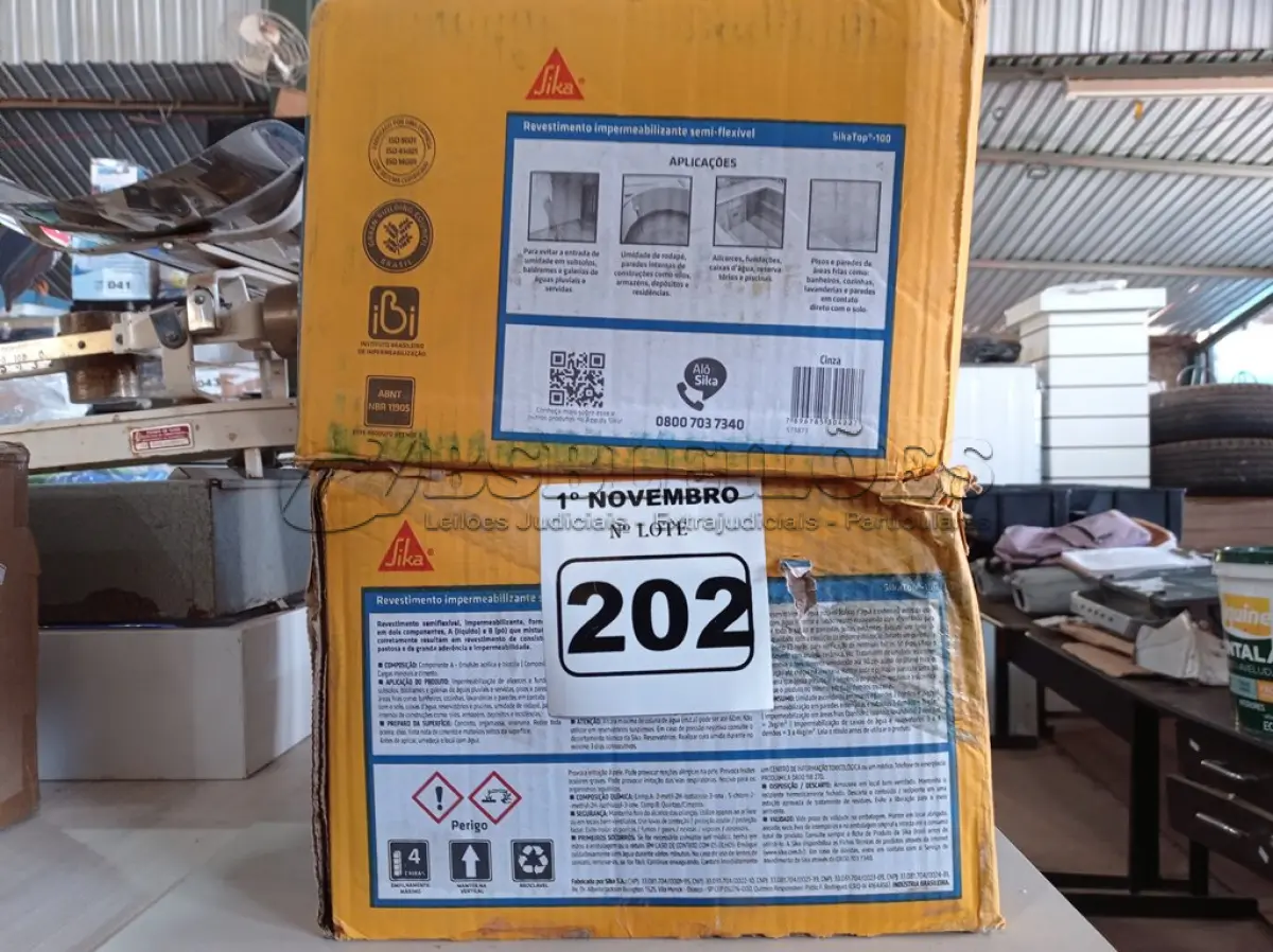 LOTE 202 - 02 CAIXAS DE SIKA TOP-100, REVESTIMENTO IMPERMEABILIZANTE SEMI-FLEXIVEL 18KG. (NO ESTADO) ATENÇÃO! FAZER A VISITAÇÃO ANTES DE ARREMATAR, NÃO SABEMOS SE FUNCIONA. LEILÃO NÃO TEM GARANTIA E NEM DEVOLUÇÃO, SUJEITO A POSSÍVEIS AVARIAS VISÍVEIS/OCULTAS E/OU AUSÊNCIA DE COMPONENTES.