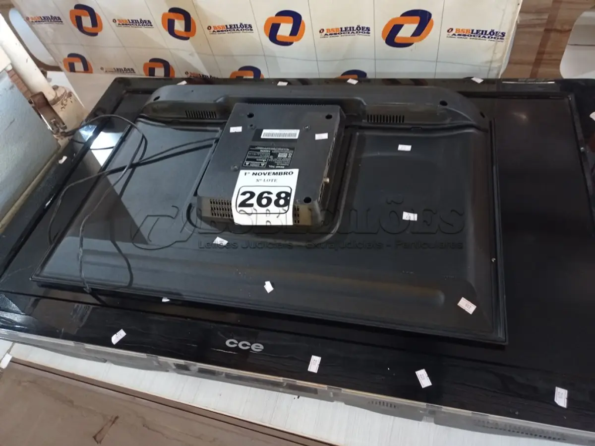LOTE 268 - 02 TV’S MARCAS E MODELOS DIVERSOS PARA RETIRADA DE PEÇAS. (NO ESTADO) ATENÇÃO! FAZER A VISITAÇÃO ANTES DE ARREMATAR, NÃO SABEMOS SE FUNCIONA. LEILÃO NÃO TEM GARANTIA E NEM DEVOLUÇÃO, SUJEITO A POSSÍVEIS AVARIAS VISÍVEIS/OCULTAS E/OU AUSÊNCIA DE COMPONENTES.