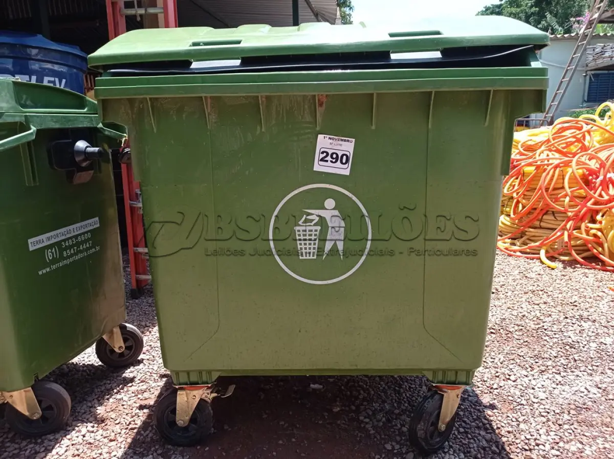 LOTE 290 - 01 CONTAINER HDPE EM-840 1200L. (NO ESTADO) ATENÇÃO! FAZER A VISITAÇÃO ANTES DE ARREMATAR, NÃO SABEMOS SE FUNCIONA. LEILÃO NÃO TEM GARANTIA E NEM DEVOLUÇÃO, SUJEITO A POSSÍVEIS AVARIAS VISÍVEIS/OCULTAS E/OU AUSÊNCIA DE COMPONENTES.