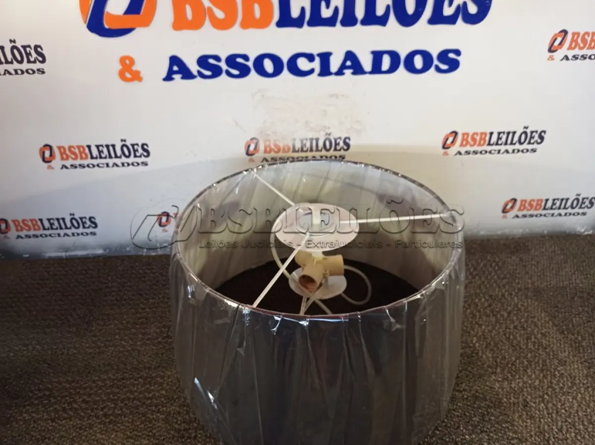 LOTE 294 - 01 PENDENTE SÃO PAULO. (NO ESTADO) ATENÇÃO! FAZER A VISITAÇÃO ANTES DE ARREMATAR, NÃO SABEMOS SE FUNCIONA. LEILÃO NÃO TEM GARANTIA E NEM DEVOLUÇÃO, SUJEITO A POSSÍVEIS AVARIAS VISÍVEIS/OCULTAS E/OU AUSÊNCIA DE COMPONENTES.