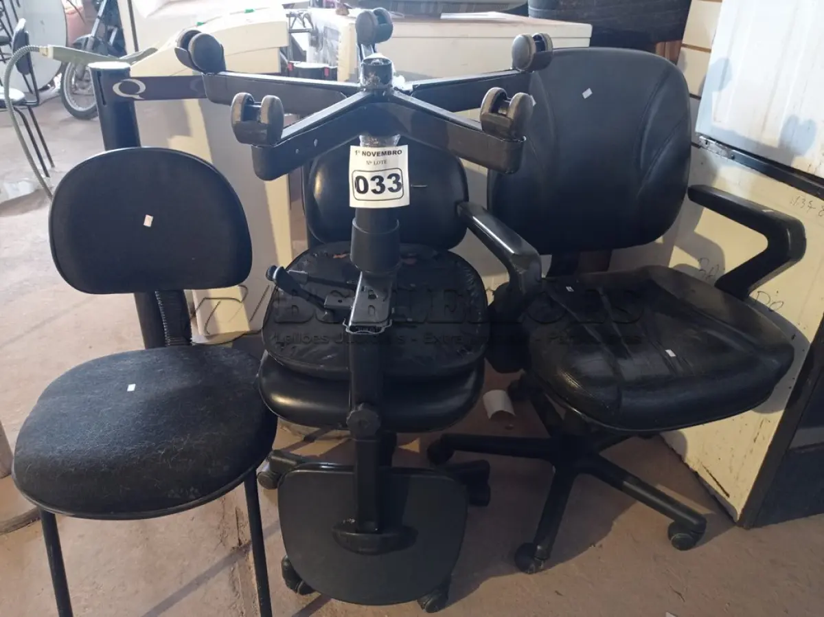 LOTE 033 - 04 CADEIRAS DE ESCRITÓRIO MARCAS E MODELOS DIVERSOS. (NO ESTADO) ATENÇÃO! FAZER A VISITAÇÃO ANTES DE ARREMATAR, NÃO SABEMOS SE FUNCIONA. LEILÃO NÃO TEM GARANTIA E NEM DEVOLUÇÃO, SUJEITO A POSSÍVEIS AVARIAS VISÍVEIS/OCULTAS E/OU AUSÊNCIA DE COMPONENTES.