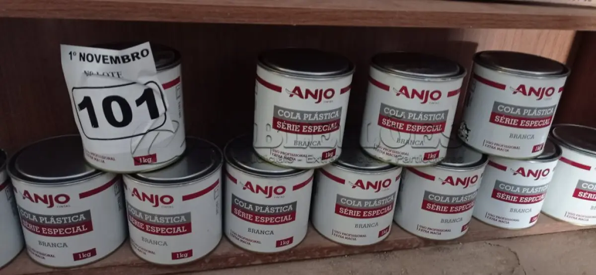 LOTE 101 - 12 LATAS DE COLA PLÁSTICA ANJO 1KG. (NO ESTADO) ATENÇÃO! FAZER A VISITAÇÃO ANTES DE ARREMATAR, NÃO SABEMOS SE FUNCIONA. LEILÃO NÃO TEM GARANTIA E NEM DEVOLUÇÃO, SUJEITO A POSSÍVEIS AVARIAS VISÍVEIS/OCULTAS E/OU AUSÊNCIA DE COMPONENTES.