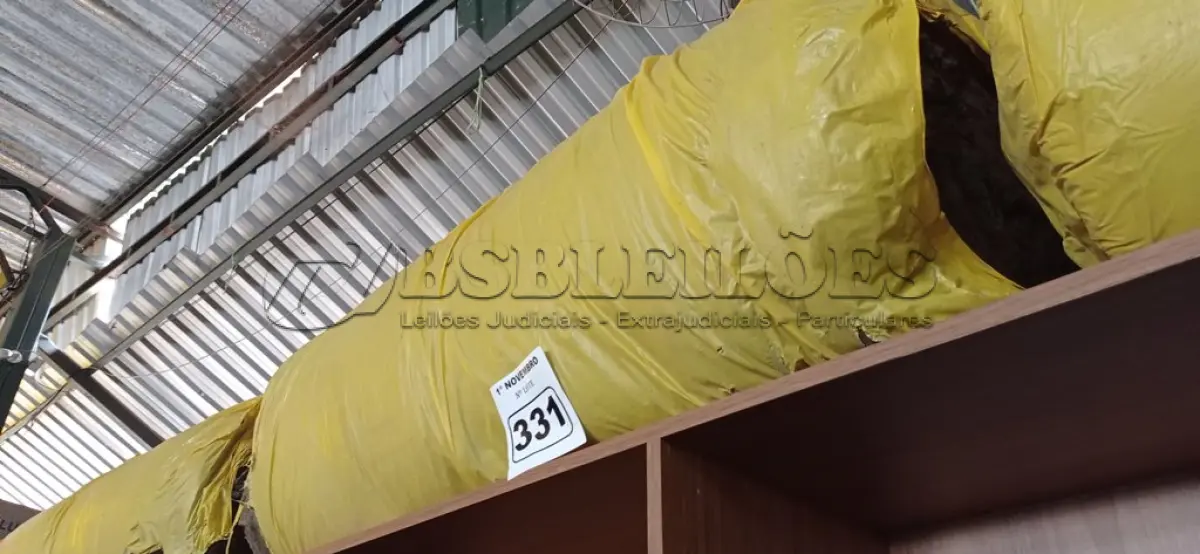LOTE 331 - 01 ROLO DE LÃ DE VIDRO. (NO ESTADO) ATENÇÃO! FAZER A VISITAÇÃO ANTES DE ARREMATAR, NÃO SABEMOS SE FUNCIONA. LEILÃO NÃO TEM GARANTIA E NEM DEVOLUÇÃO, SUJEITO A POSSÍVEIS AVARIAS VISÍVEIS/OCULTAS E/OU AUSÊNCIA DE COMPONENTES.