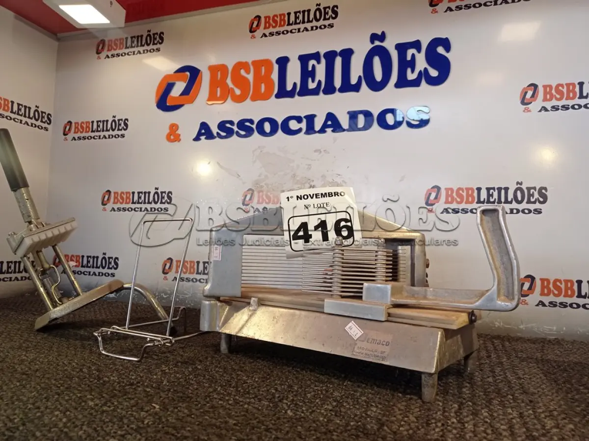 LOTE 416 - 02 FATIADORES DE BATATAS MARCAS E MODELOS DIVERSOS. (NO ESTADO) ATENÇÃO! FAZER A VISITAÇÃO ANTES DE ARREMATAR, NÃO SABEMOS SE FUNCIONA. LEILÃO NÃO TEM GARANTIA E NEM DEVOLUÇÃO, SUJEITO A POSSÍVEIS AVARIAS VISÍVEIS/OCULTAS E/OU AUSÊNCIA DE COMPONENTES.