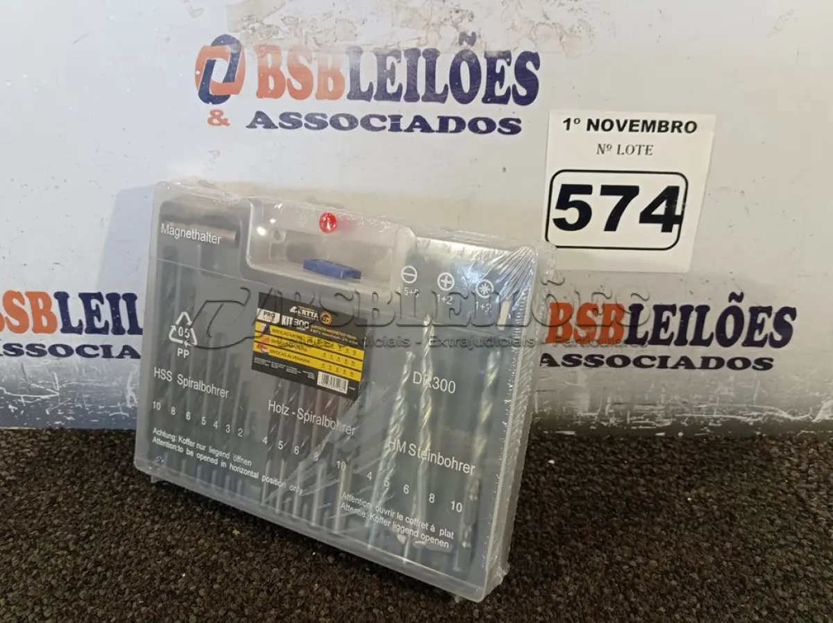 LOTE 574 - 01 KIT DE BROCAS. (NO ESTADO) ATENÇÃO! FAZER A VISITAÇÃO ANTES DE ARREMATAR, NÃO SABEMOS SE FUNCIONA. LEILÃO NÃO TEM GARANTIA E NEM DEVOLUÇÃO, SUJEITO A POSSÍVEIS AVARIAS VISÍVEIS/OCULTAS E/OU AUSÊNCIA DE COMPONENTES.