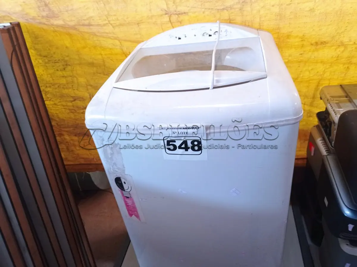 LOTE 548 - 01 LAVADORA TANQUINHO 220V. (NO ESTADO) ATENÇÃO! FAZER A VISITAÇÃO ANTES DE ARREMATAR, NÃO SABEMOS SE FUNCIONA. LEILÃO NÃO TEM GARANTIA E NEM DEVOLUÇÃO, SUJEITO A POSSÍVEIS AVARIAS VISÍVEIS/OCULTAS E/OU AUSÊNCIA DE COMPONENTES.