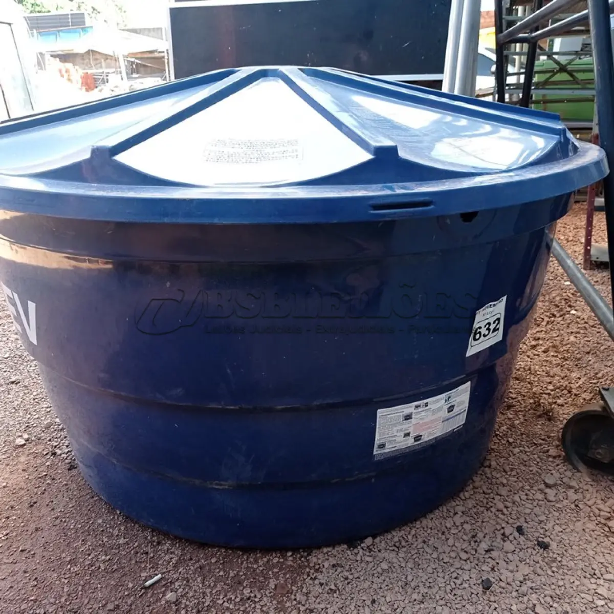 LOTE 632 - 01 CAIXA D’AGUA 1000L. (NO ESTADO) ATENÇÃO! FAZER A VISITAÇÃO ANTES DE ARREMATAR, NÃO SABEMOS SE FUNCIONA. LEILÃO NÃO TEM GARANTIA E NEM DEVOLUÇÃO, SUJEITO A POSSÍVEIS AVARIAS VISÍVEIS/OCULTAS E/OU AUSÊNCIA DE COMPONENTES.