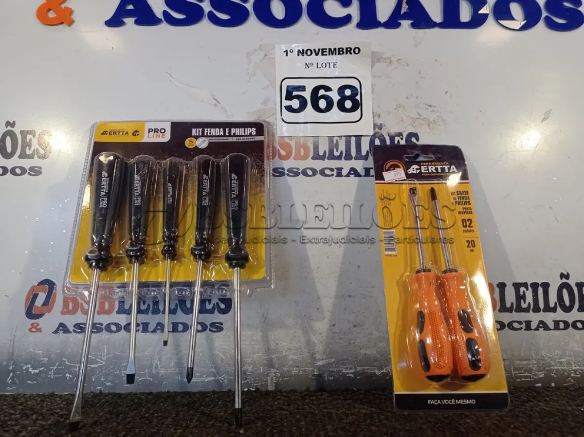 LOTE 568 - 02 KIT’S DE CHAVES FENDA/PHILIPS. (NO ESTADO) ATENÇÃO! FAZER A VISITAÇÃO ANTES DE ARREMATAR, NÃO SABEMOS SE FUNCIONA. LEILÃO NÃO TEM GARANTIA E NEM DEVOLUÇÃO, SUJEITO A POSSÍVEIS AVARIAS VISÍVEIS/OCULTAS E/OU AUSÊNCIA DE COMPONENTES.