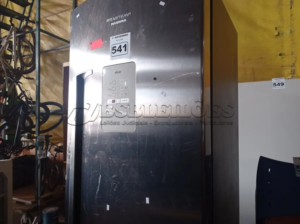 LOTE 541 - 01 GELADEIRA BRASTEMP 220V. (NO ESTADO) ATENÇÃO! FAZER A VISITAÇÃO ANTES DE ARREMATAR, NÃO SABEMOS SE FUNCIONA. LEILÃO NÃO TEM GARANTIA E NEM DEVOLUÇÃO, SUJEITO A POSSÍVEIS AVARIAS VISÍVEIS/OCULTAS E/OU AUSÊNCIA DE COMPONENTES.