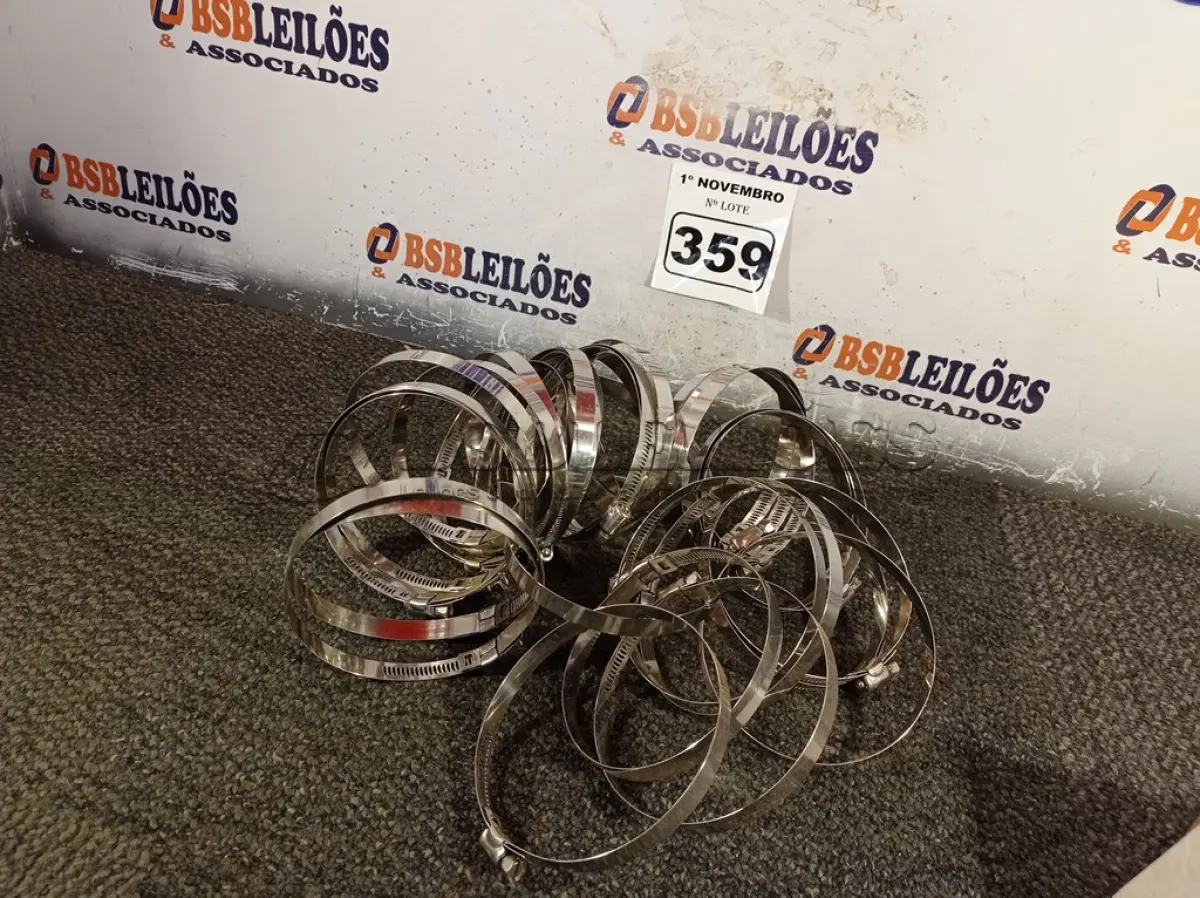 LOTE 359 - 40 ABRAÇADEIRAS EM AÇO INOX. (NO ESTADO) ATENÇÃO! FAZER A VISITAÇÃO ANTES DE ARREMATAR, NÃO SABEMOS SE FUNCIONA. LEILÃO NÃO TEM GARANTIA E NEM DEVOLUÇÃO, SUJEITO A POSSÍVEIS AVARIAS VISÍVEIS/OCULTAS E/OU AUSÊNCIA DE COMPONENTES.