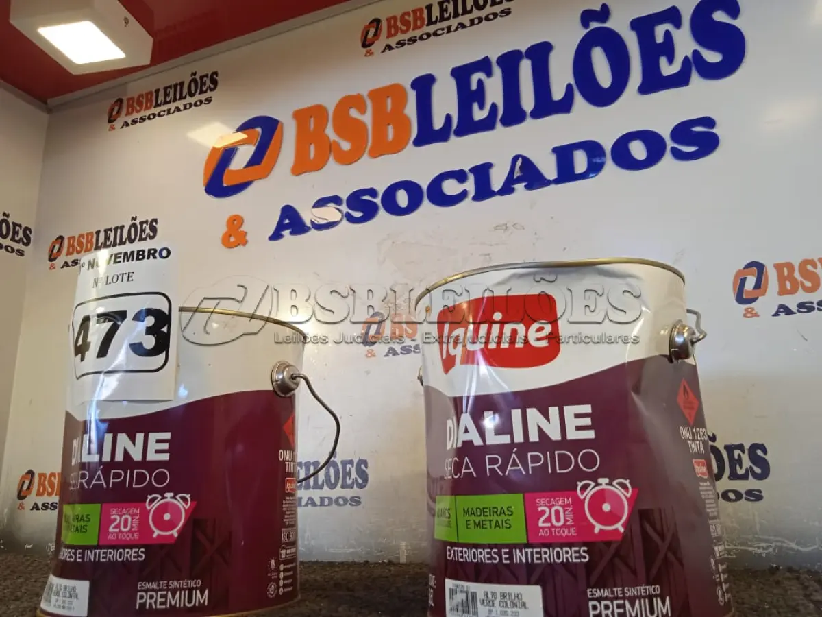 LOTE 473 - 02 GALÕES DE ESMALTE SINTÉTICO IQUINE DIALINE 3,6L NAS CORES ALTO BRILHO VERDE COLONIAL. (NO ESTADO) ATENÇÃO! FAZER A VISITAÇÃO ANTES DE ARREMATAR, NÃO SABEMOS SE FUNCIONA. LEILÃO NÃO TEM GARANTIA E NEM DEVOLUÇÃO, SUJEITO A POSSÍVEIS AVARIAS VISÍVEIS/OCULTAS E/OU AUSÊNCIA DE COMPONENTES.