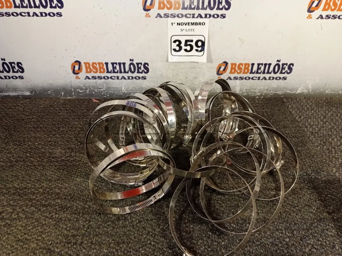 LOTE 359 - 40 ABRAÇADEIRAS EM AÇO INOX. (NO ESTADO) ATENÇÃO! FAZER A VISITAÇÃO ANTES DE ARREMATAR, NÃO SABEMOS SE FUNCIONA. LEILÃO NÃO TEM GARANTIA E NEM DEVOLUÇÃO, SUJEITO A POSSÍVEIS AVARIAS VISÍVEIS/OCULTAS E/OU AUSÊNCIA DE COMPONENTES.