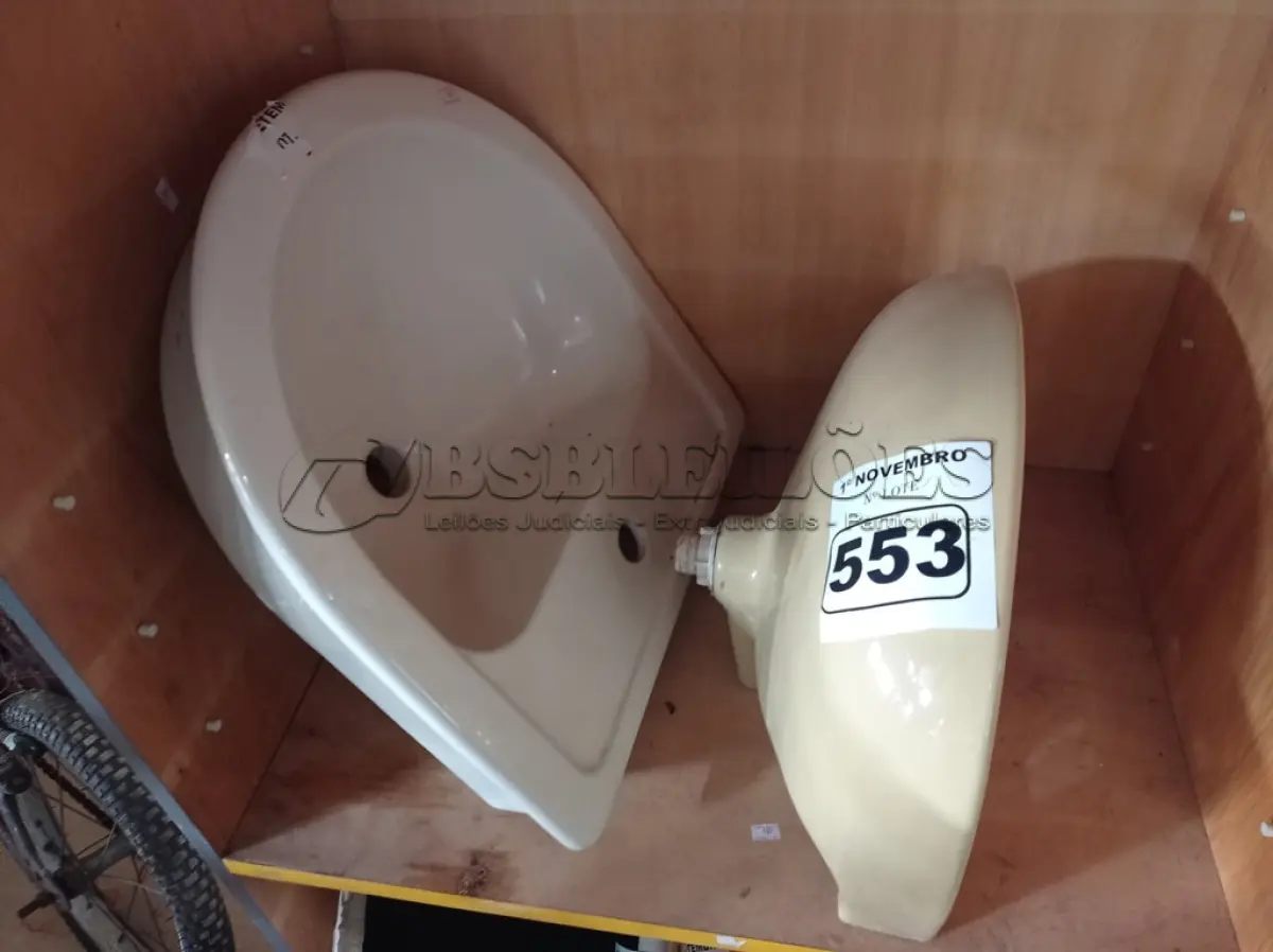 LOTE 553 - 02 CUBAS PARA LAVATÓRIO. (NO ESTADO) ATENÇÃO! FAZER A VISITAÇÃO ANTES DE ARREMATAR, NÃO SABEMOS SE FUNCIONA. LEILÃO NÃO TEM GARANTIA E NEM DEVOLUÇÃO, SUJEITO A POSSÍVEIS AVARIAS VISÍVEIS/OCULTAS E/OU AUSÊNCIA DE COMPONENTES.