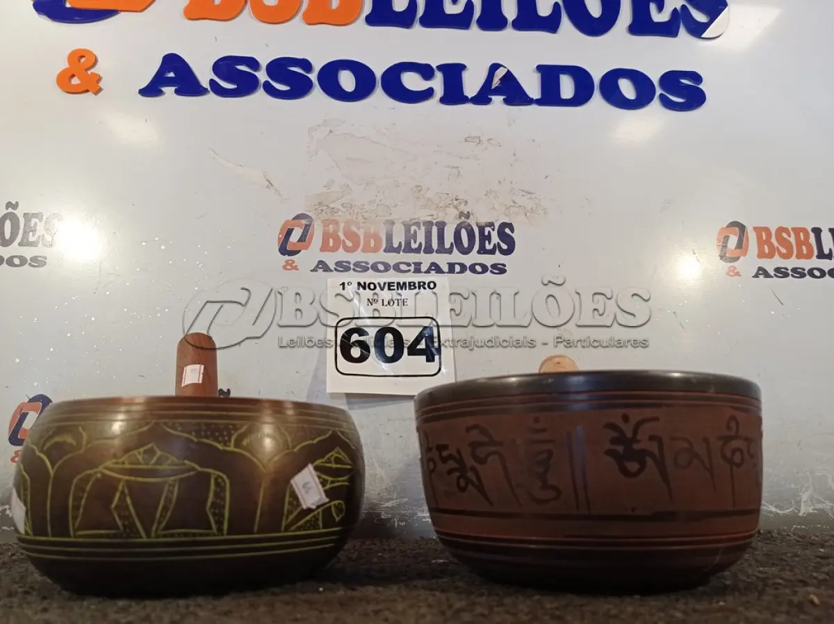 LOTE 604 - 02 TIGELAS TIBETANA. (NO ESTADO) ATENÇÃO! FAZER A VISITAÇÃO ANTES DE ARREMATAR, NÃO SABEMOS SE FUNCIONA. LEILÃO NÃO TEM GARANTIA E NEM DEVOLUÇÃO, SUJEITO A POSSÍVEIS AVARIAS VISÍVEIS/OCULTAS E/OU AUSÊNCIA DE COMPONENTES.