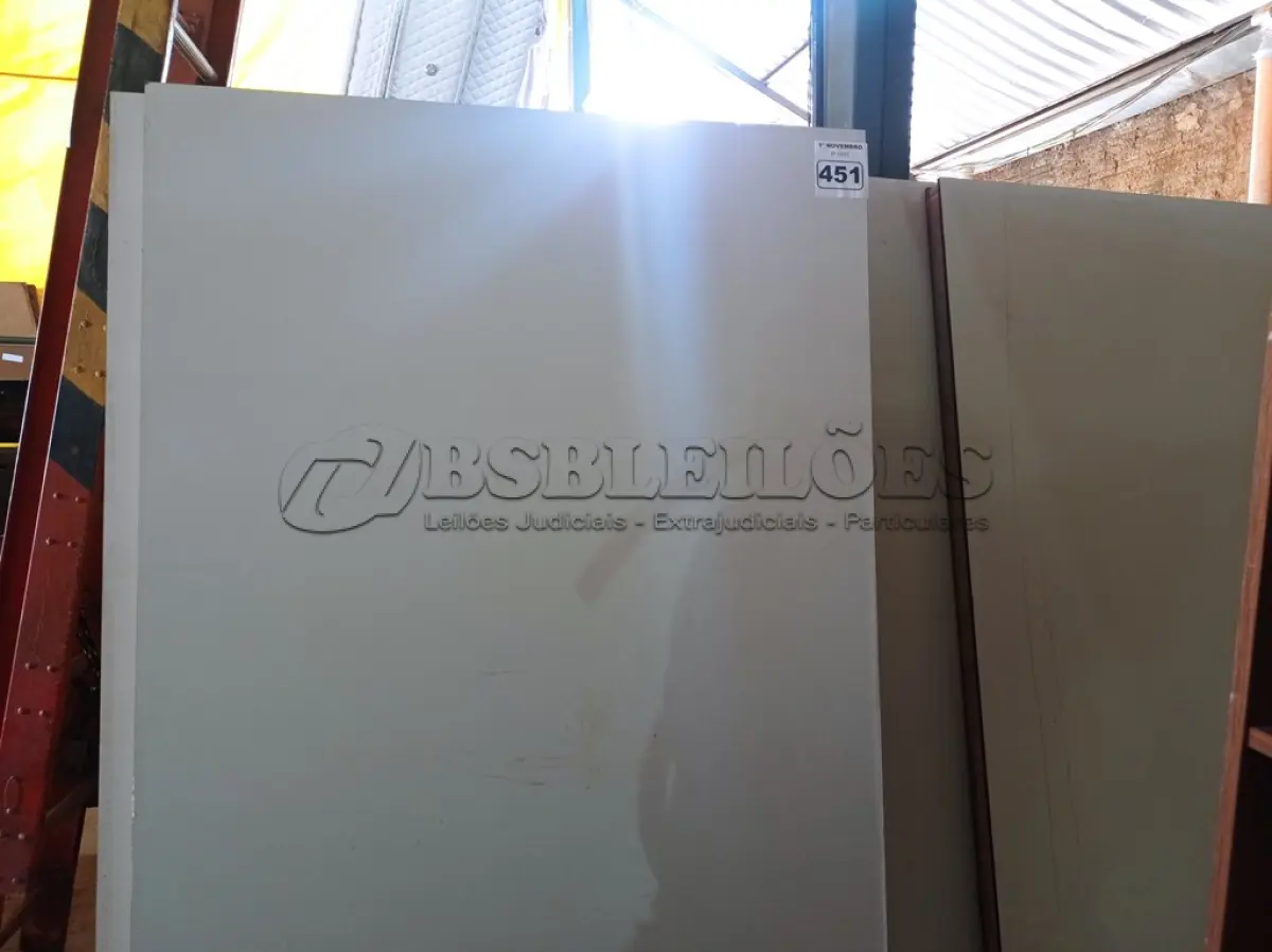 LOTE 451 - 01 LOTE COM VÁRIAS DIVISÓRIAS TAMANHOS DIVERSOS. (NO ESTADO) ATENÇÃO! FAZER A VISITAÇÃO ANTES DE ARREMATAR, NÃO SABEMOS SE FUNCIONA. LEILÃO NÃO TEM GARANTIA E NEM DEVOLUÇÃO, SUJEITO A POSSÍVEIS AVARIAS VISÍVEIS/OCULTAS E/OU AUSÊNCIA DE COMPONENTES.