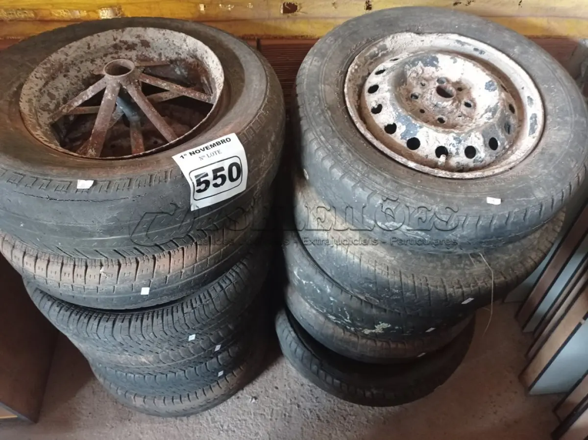LOTE 550 - 12 RODAS PARA BETONEIRA. (NO ESTADO) ATENÇÃO! FAZER A VISITAÇÃO ANTES DE ARREMATAR, NÃO SABEMOS SE FUNCIONA. LEILÃO NÃO TEM GARANTIA E NEM DEVOLUÇÃO, SUJEITO A POSSÍVEIS AVARIAS VISÍVEIS/OCULTAS E/OU AUSÊNCIA DE COMPONENTES.