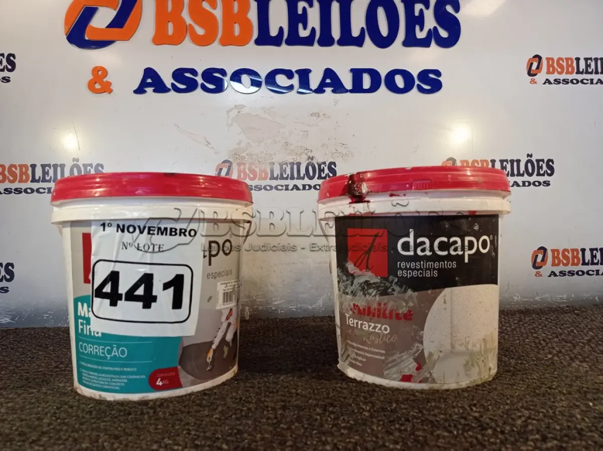 LOTE 441 - 01 BALDE DE GRANILITE 5KG E 01 BALDE DE MASSA FINA PARA CORREÇÃO 4KG MARCAS DACAPÓ. (NO ESTADO) ATENÇÃO! FAZER A ISITAÇÃO ANTES DE ARREMATAR, NÃO SABEMOS SE FUNCIONA. LEILÃO NÃO TEM GARANTIA E NEM DEVOLUÇÃO, SUJEITO A POSSÍVEIS AVARIAS VISÍVEIS/OCULTAS E/OU AUSÊNCIA DE COMPONENTES.