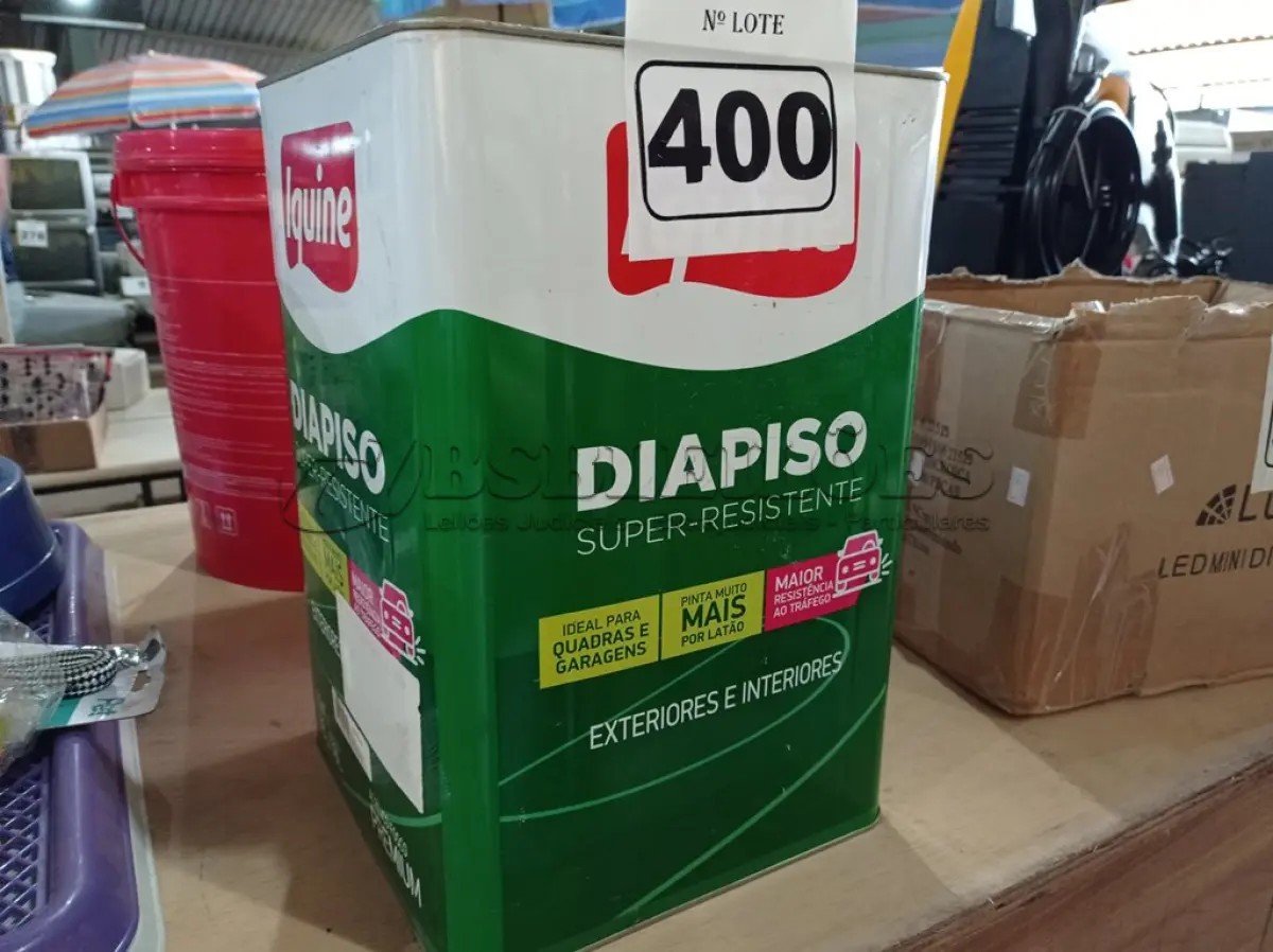 LOTE 400 - 01 LATA DE TINTA PARA PISO IQUINE COR VERMELHA 18L. (NO ESTADO) ATENÇÃO! FAZER A VISITAÇÃO ANTES DE ARREMATAR, NÃO SABEMOS SE FUNCIONA. LEILÃO NÃO TEM GARANTIA E NEM DEVOLUÇÃO, SUJEITO A POSSÍVEIS AVARIAS VISÍVEIS/OCULTAS E/OU AUSÊNCIA DE COMPONENTES.