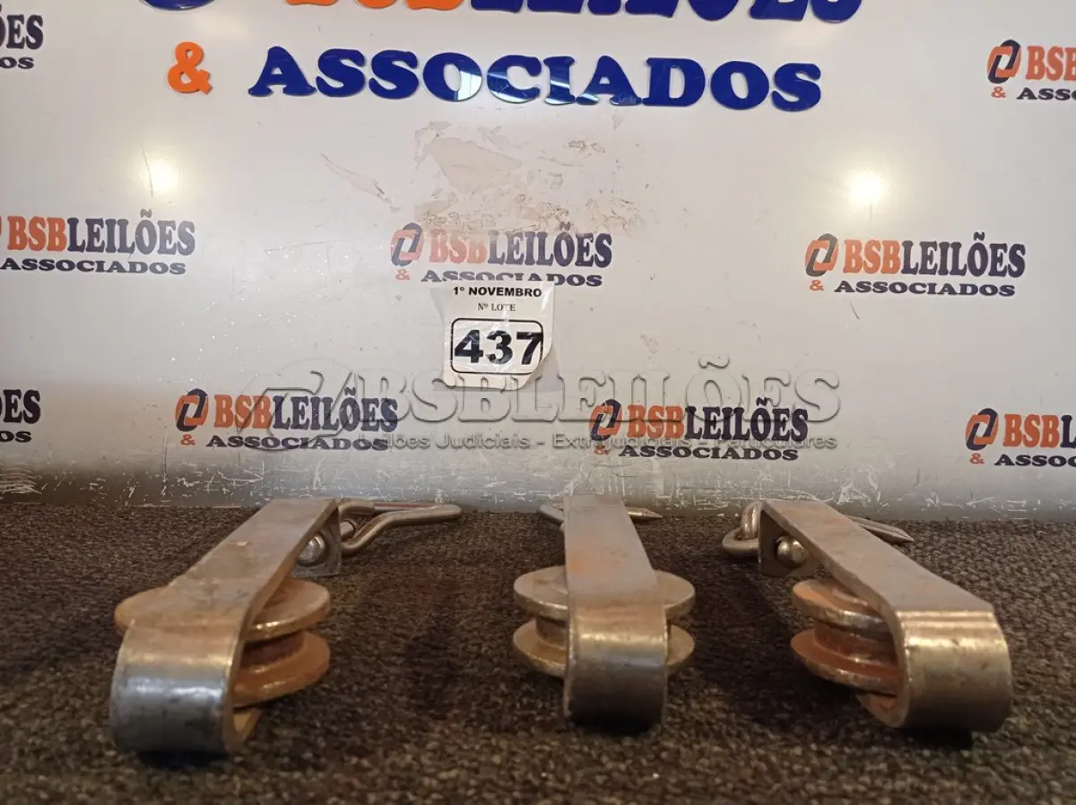 LOTE 437