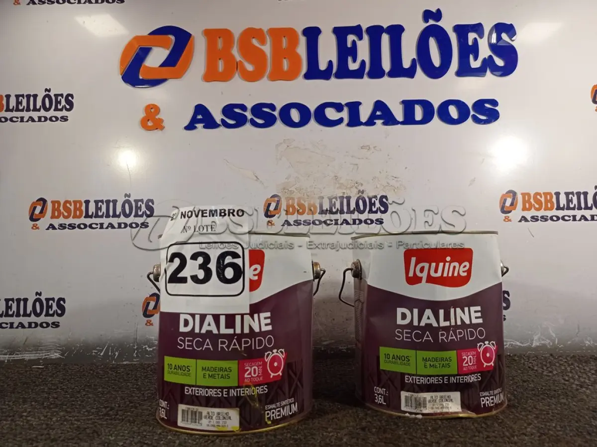 LOTE 236 - 02 GALÕES DE ESMALTE SINTÉTICO IQUINE MADEIRA E METAIS ALTO BRILHO VERDE COLONIAL 3,6L. (NO ESTADO) ATENÇÃO! FAZER A VISITAÇÃO ANTES DE ARREMATAR, NÃO SABEMOS SE FUNCIONA. LEILÃO NÃO TEM GARANTIA E NEM DEVOLUÇÃO, SUJEITO A POSSÍVEIS AVARIAS VISÍVEIS/OCULTAS E/OU AUSÊNCIA DE COMPONENTES.