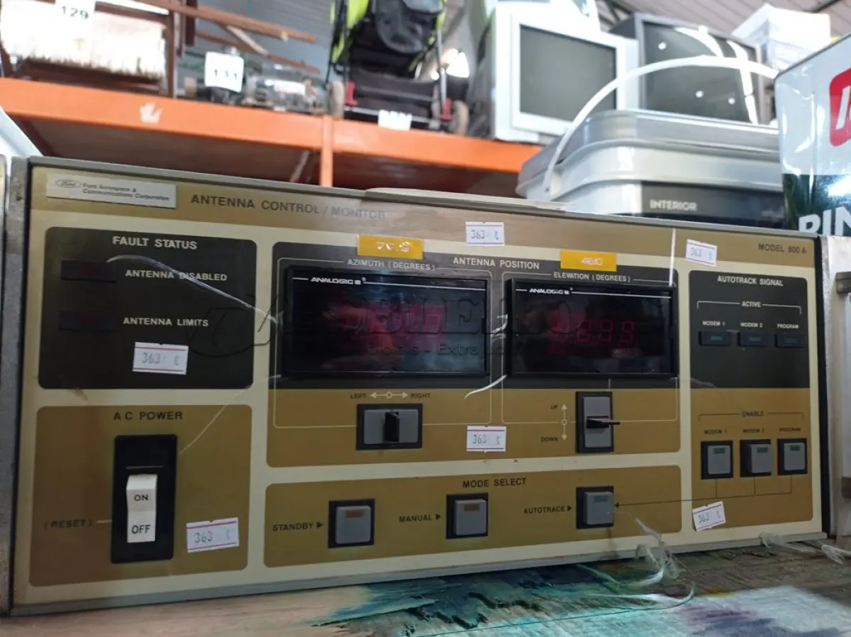 LOTE 213 - 01 APARELHO ANTENA CONTROL/MONITOR MODELO 800 A. (NO ESTADO) ATENÇÃO! FAZER A VISITAÇÃO ANTES DE ARREMATAR, NÃO SABEMOS SE FUNCIONA. LEILÃO NÃO TEM GARANTIA E NEM DEVOLUÇÃO, SUJEITO A POSSÍVEIS AVARIAS VISÍVEIS/OCULTAS E/OU AUSÊNCIA DE COMPONENTES.