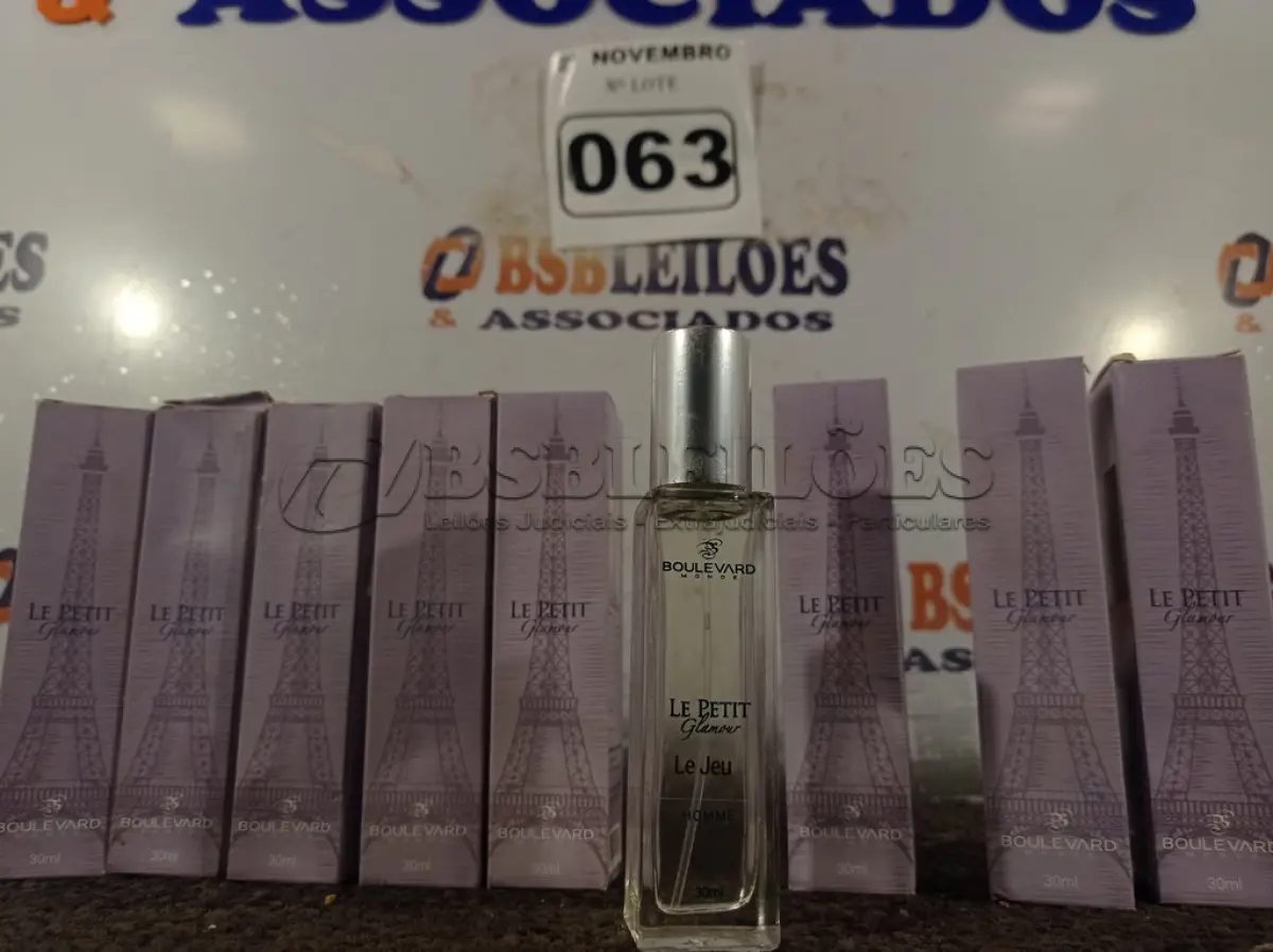 LOTE 063 - 10 PERFUMES LE PETIT 30ML. (NO ESTADO) ATENÇÃO! FAZER A VISITAÇÃO ANTES DE ARREMATAR, NÃO SABEMOS SE FUNCIONA. LEILÃO NÃO TEM GARANTIA E NEM DEVOLUÇÃO, SUJEITO A POSSÍVEIS AVARIAS VISÍVEIS/OCULTAS E/OU AUSÊNCIA DE COMPONENTES.