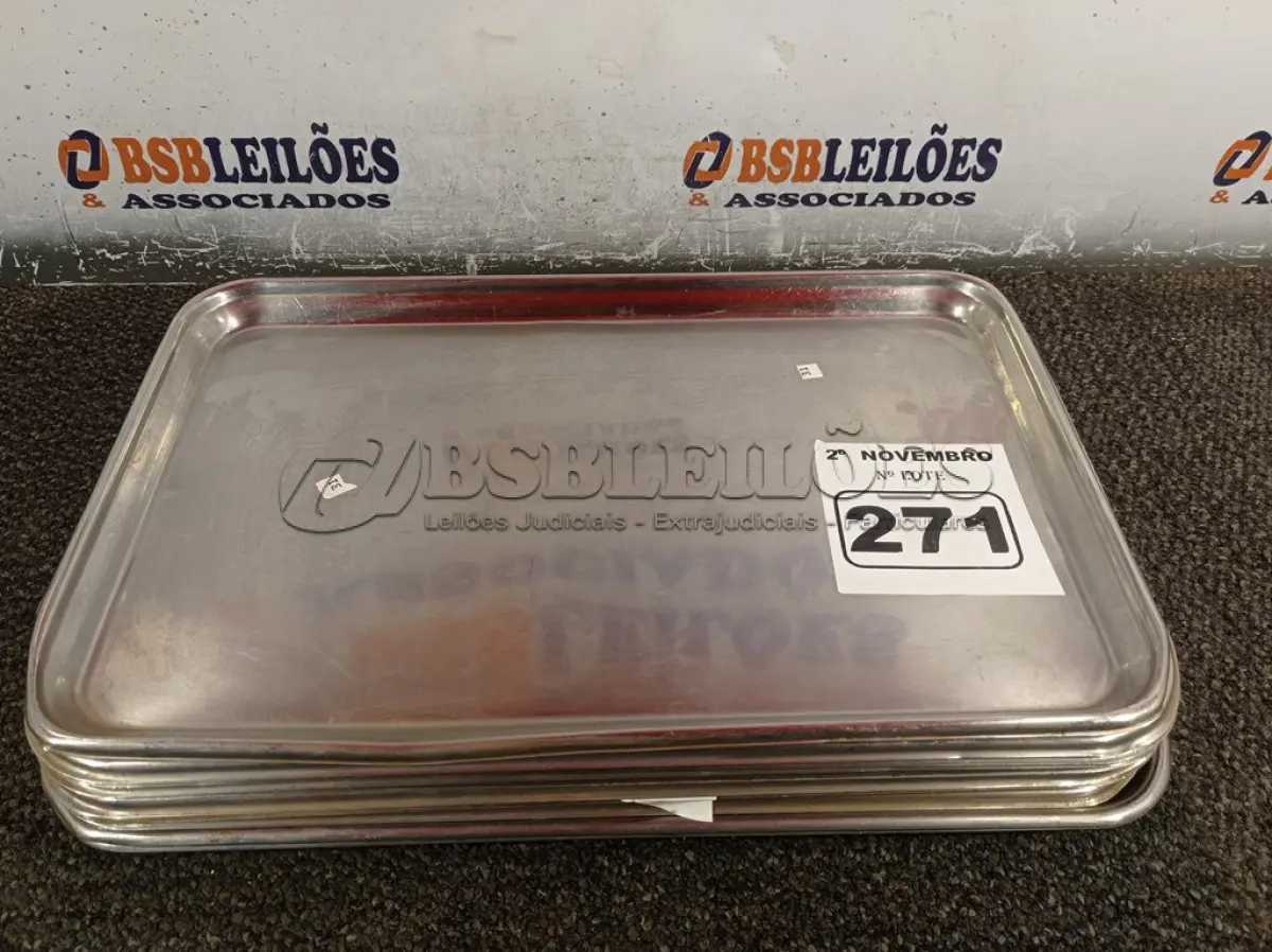 LOTE 271 - 10 BANDEJAS EM INOX. (NO ESTADO) ATENÇÃO! FAZER A VISITAÇÃO ANTES DE ARREMATAR, NÃO SABEMOS SE FUNCIONA. LEILÃO NÃO TEM GARANTIA E NEM DEVOLUÇÃO, SUJEITO A POSSÍVEIS AVARIAS VISÍVEIS/OCULTAS E/OU AUSÊNCIA DE COMPONENTES.