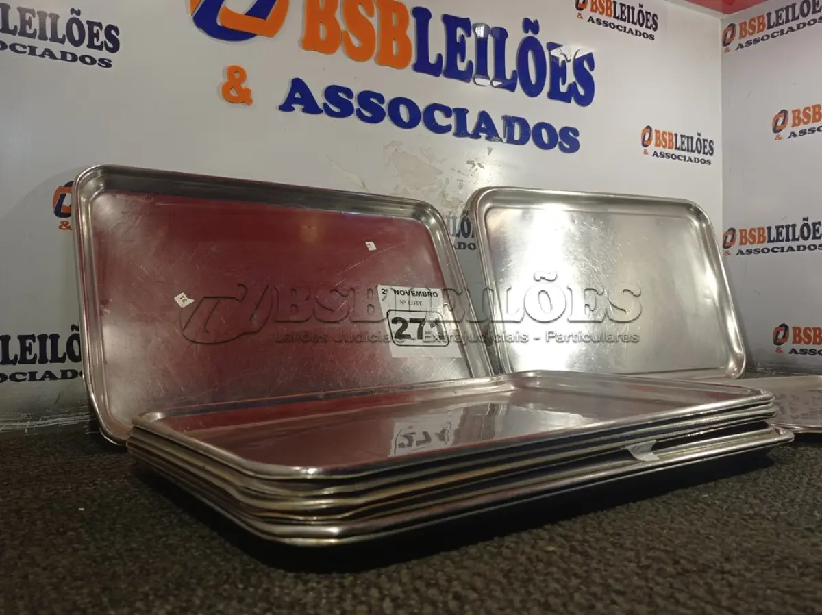 LOTE 271 - 10 BANDEJAS EM INOX. (NO ESTADO) ATENÇÃO! FAZER A VISITAÇÃO ANTES DE ARREMATAR, NÃO SABEMOS SE FUNCIONA. LEILÃO NÃO TEM GARANTIA E NEM DEVOLUÇÃO, SUJEITO A POSSÍVEIS AVARIAS VISÍVEIS/OCULTAS E/OU AUSÊNCIA DE COMPONENTES.