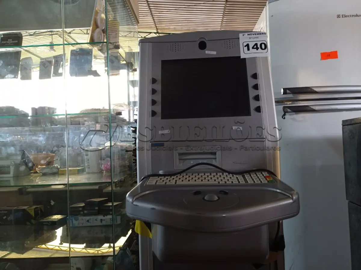 LOTE 140 - 01 TOTEM. (NO ESTADO) ATENÇÃO! FAZER A VISITAÇÃO ANTES DE ARREMATAR, NÃO SABEMOS SE FUNCIONA. LEILÃO NÃO TEM GARANTIA E NEM DEVOLUÇÃO, SUJEITO A POSSÍVEIS AVARIAS VISÍVEIS/OCULTAS E/OU AUSÊNCIA DE COMPONENTES.