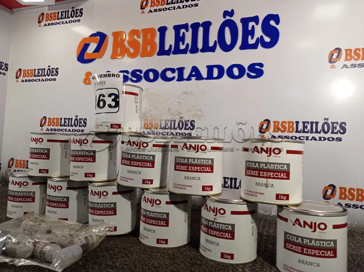 LOTE 163 - 12 LATAS DE COLA PLÁSTICA ANJO 1KG. (NO ESTADO) ATENÇÃO! FAZER A VISITAÇÃO ANTES DE ARREMATAR, NÃO SABEMOS SE FUNCIONA. LEILÃO NÃO TEM GARANTIA E NEM DEVOLUÇÃO, SUJEITO A POSSÍVEIS AVARIAS VISÍVEIS/OCULTAS E/OU AUSÊNCIA DE COMPONENTES.